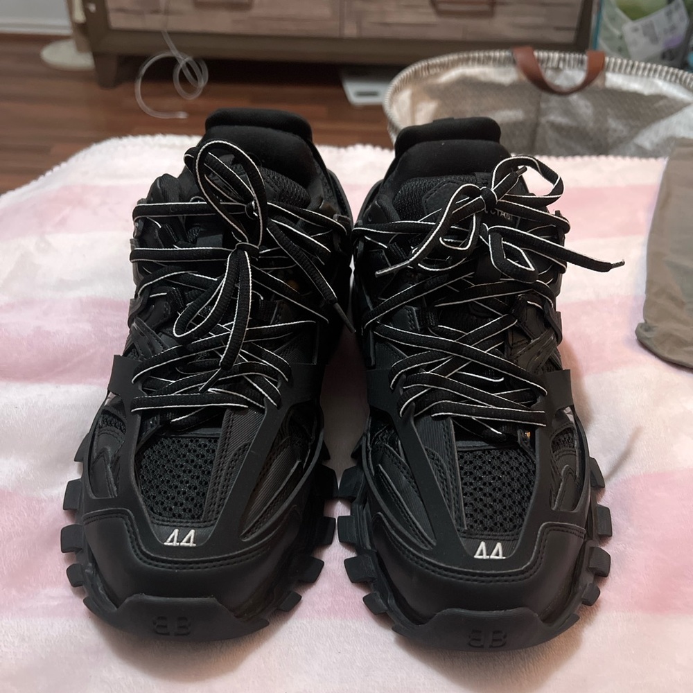 men’s balenciaga track runners 
size 10 
brand new with box, bag, extra laces - Picture 3 of 6
